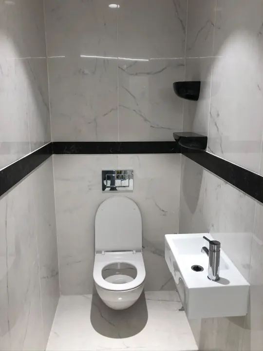 סניף בנק ירושלים, מלון וולדורף אסטוריה, רחוב אגרון, ירושלים