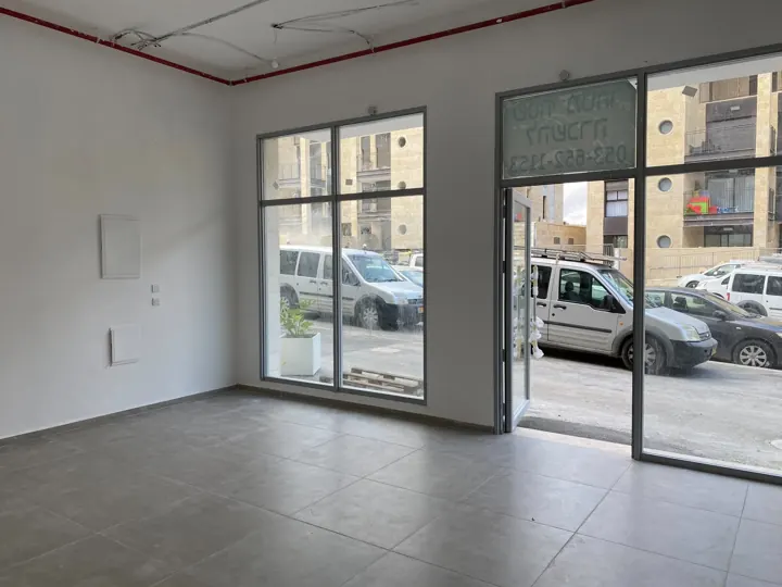 מספרת בוטיק לפני העבודה