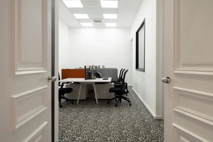 סניף בנק ירושלים, מלון וולדורף אסטוריה, רחוב אגרון, ירושלים
