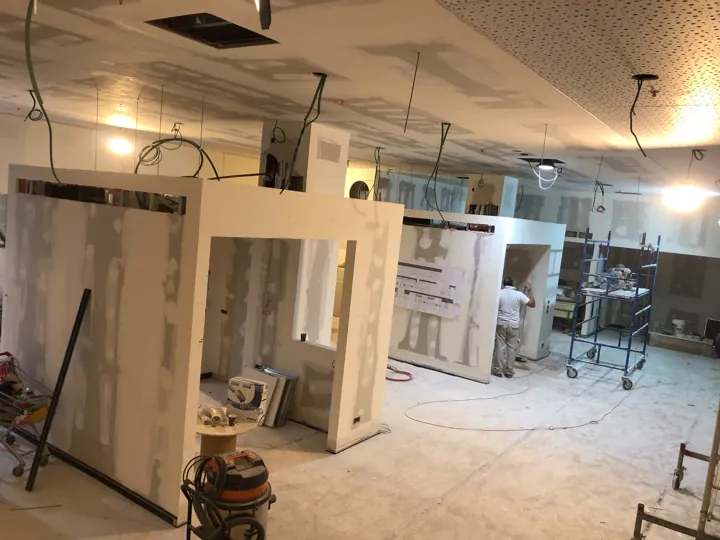 סניף בנק ירושלים בתהליך העבודה
